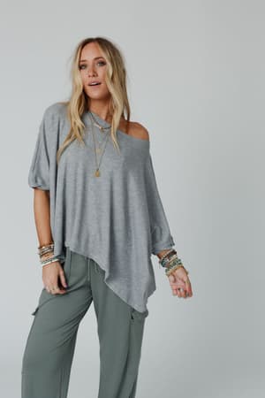 The Nest Kelsie Dolman Top- Heather Gray: undefined