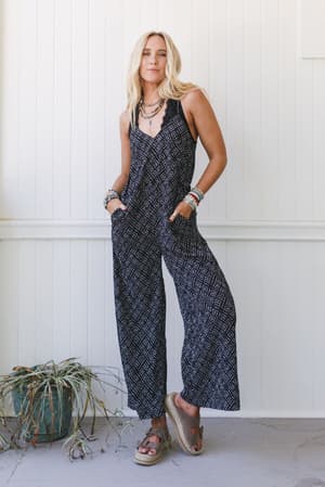 annabelle-printed-jumpsuit-black/Black