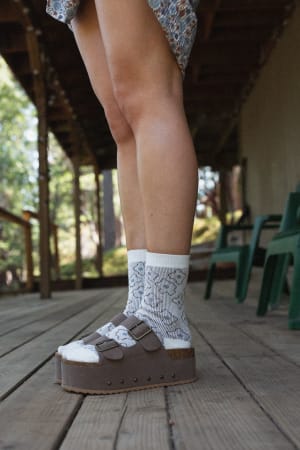 retro-bloom-socks-ivory/Ivory