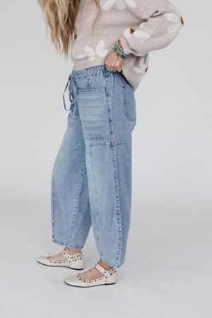 above-it-all-barrel-jeans-light-wash/Blue