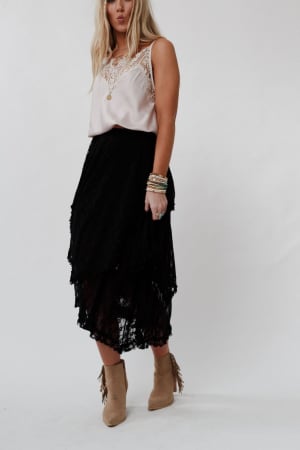 dreamy-meadow-floral-lace-skirt-black/Black