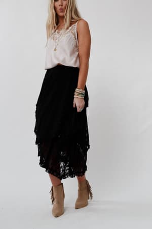 dreamy-meadow-floral-lace-skirt-black/Black