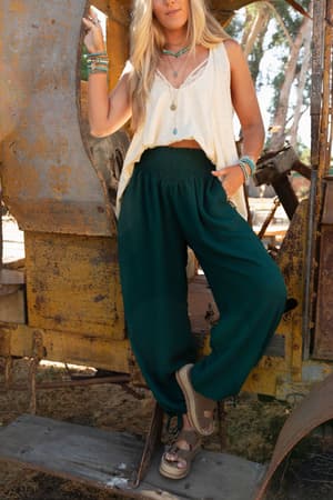 oceana-cinched-pants-hunter-green/Hunter Green