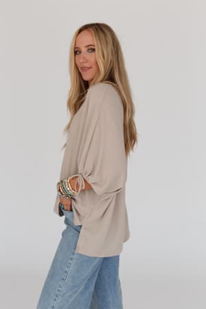 little-lark-puff-sleeve-tee-taupe/Taupe