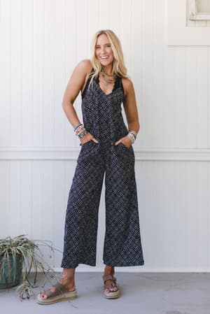 annabelle-printed-jumpsuit-black/Black