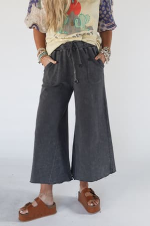 relaxing-robin-wide-leg-pant-black/Black