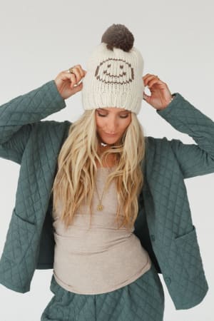 snuggle-happy-pom-beanie-ivory/Ivory
