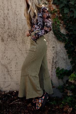 sunset-shore-wide-leg-pants-olive/Olive