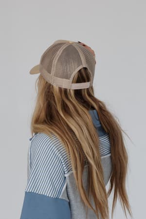desert-drift-trucker-hat-khaki/Khaki