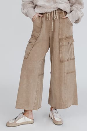 game-on-cargo-wide-leg-pant-latte/Latte