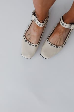 rockstar-ballet-flats-ivory/Ivory