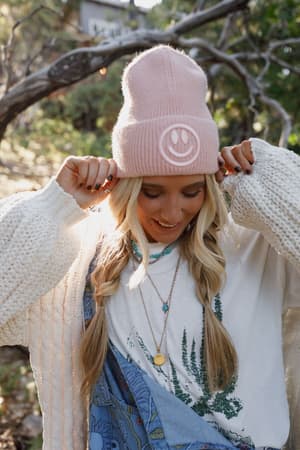 nesta-smiley-beanie-blush/Blush