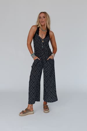 annabelle-printed-jumpsuit-black/Black