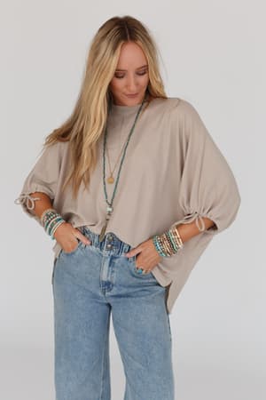 little-lark-puff-sleeve-tee-taupe/Taupe