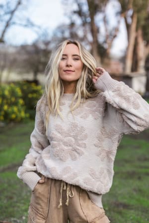 Zinnia Textured Flower Top: undefined