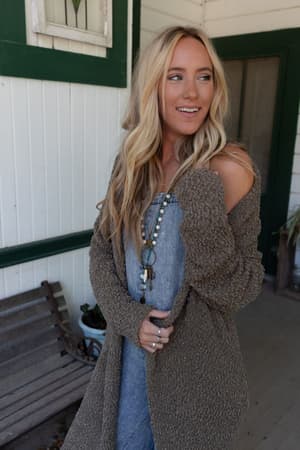 wednesday-cardigan-olive/Olive