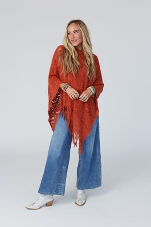 sea-beyond-lace-poncho-rust/Rust