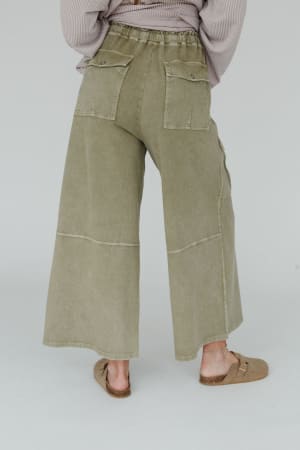 cargo-cascade-wide-leg-pants-olive/Olive