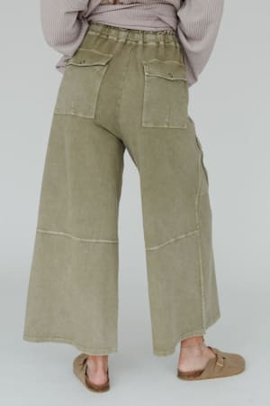 cargo-cascade-wide-leg-pants-olive/Olive