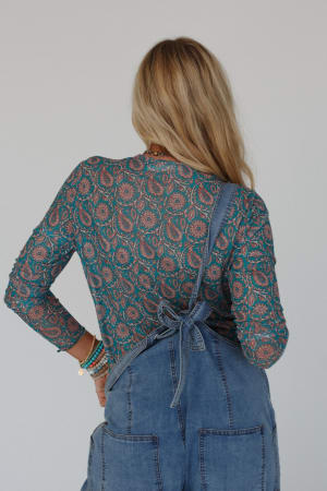 sapphire-sky-paisley-top-blue-paisley/Blue Paisley
