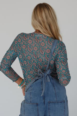 sapphire-sky-paisley-top-blue-paisley/Blue Paisley