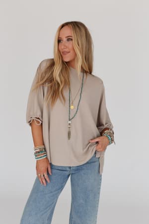 little-lark-puff-sleeve-tee-taupe/Taupe