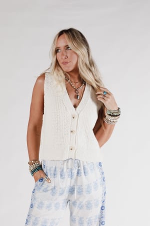aire-sweater-vest-cream/Cream