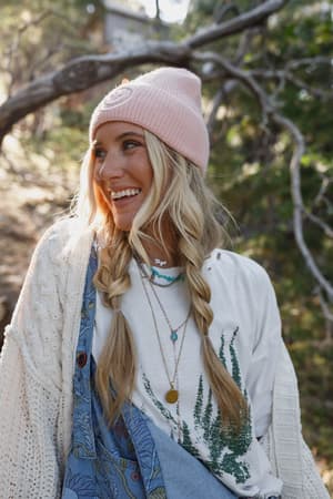 nesta-smiley-beanie-blush/Blush