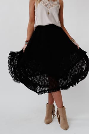 dreamy-meadow-floral-lace-skirt-black/Black