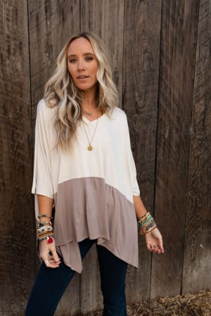 coffee-sunsets-v-neck-top-cream-brown/Cream Mocha