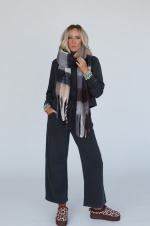 everest-cozy-plaid-scarf-black/Black
