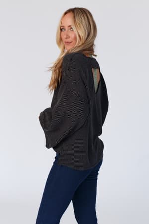 love-it-v-neckline-textured-top-charcoal/Charcoal