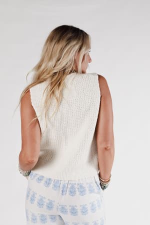 aire-sweater-vest-cream/Cream