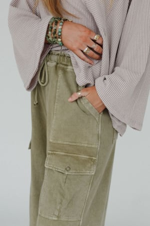 cargo-cascade-wide-leg-pants-olive/Olive