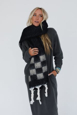 cider-stroll-scarf-black/Black