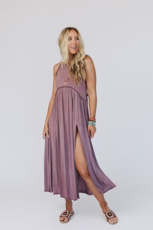 daisy-chain-maxi-dress-burgundy/Burgundy