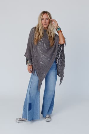 sea-beyond-lace-poncho-gray/Gray