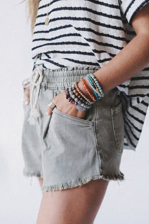 open-sunroof-frayed-denim-shorts-olive/Green