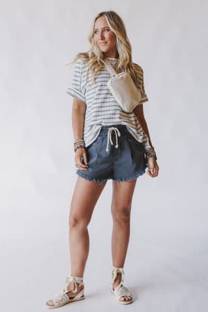open-sunroof-frayed-denim-shorts-black/Black