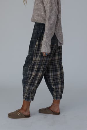 mystic-plaid-wide-leg-pants-navy/Navy