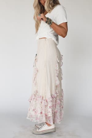 violet-daze-lace-maxi-skirt-pink/Pink