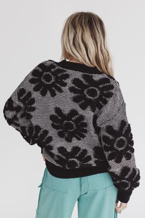 zinnia-textured-flower-top-black/Black