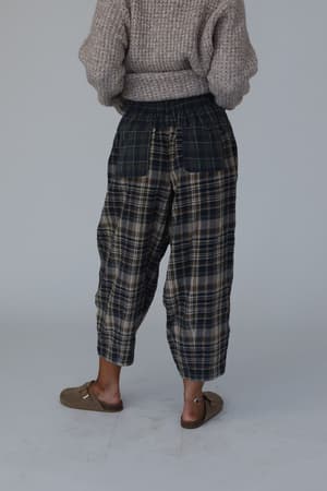 mystic-plaid-wide-leg-pants-navy/Navy