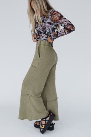 sunset-shore-wide-leg-pants-olive/Olive