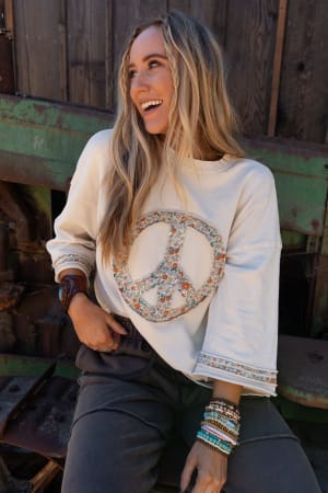 Beatrix Pullover: undefined