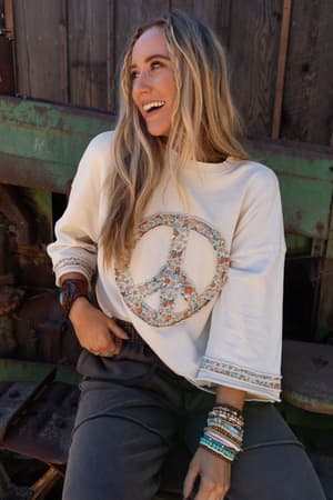 Beatrix Pullover: undefined