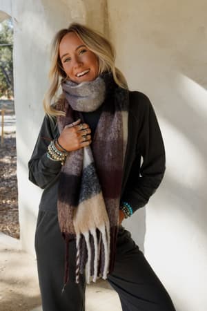 everest-cozy-plaid-scarf-black/Black