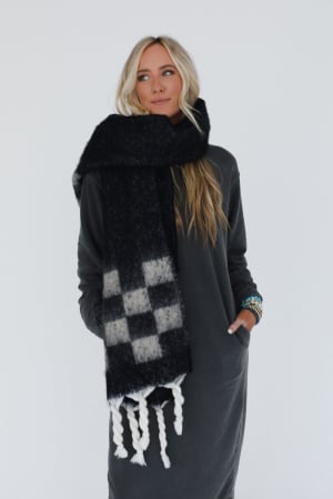 cider-stroll-scarf-black/Black