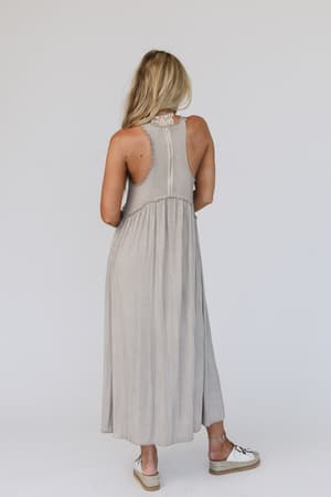 daisy-chain-maxi-dress-taupe/Taupe