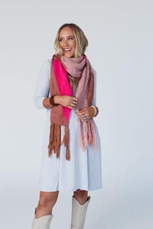 groovy-swirl-tassel-scarf-pink/Pink